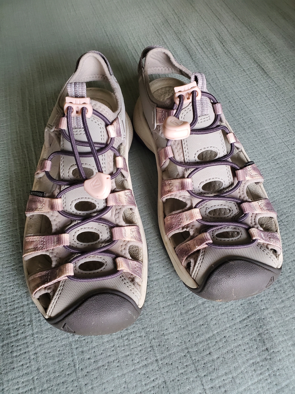 KEEN Women's Closed-Toe Sport Sandals in Light Gray and Pink
